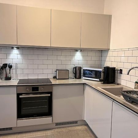 Modern Apartment Within Historic Chester City Walls 외부 사진