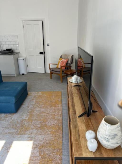 Modern Apartment Within Historic Chester City Walls 외부 사진